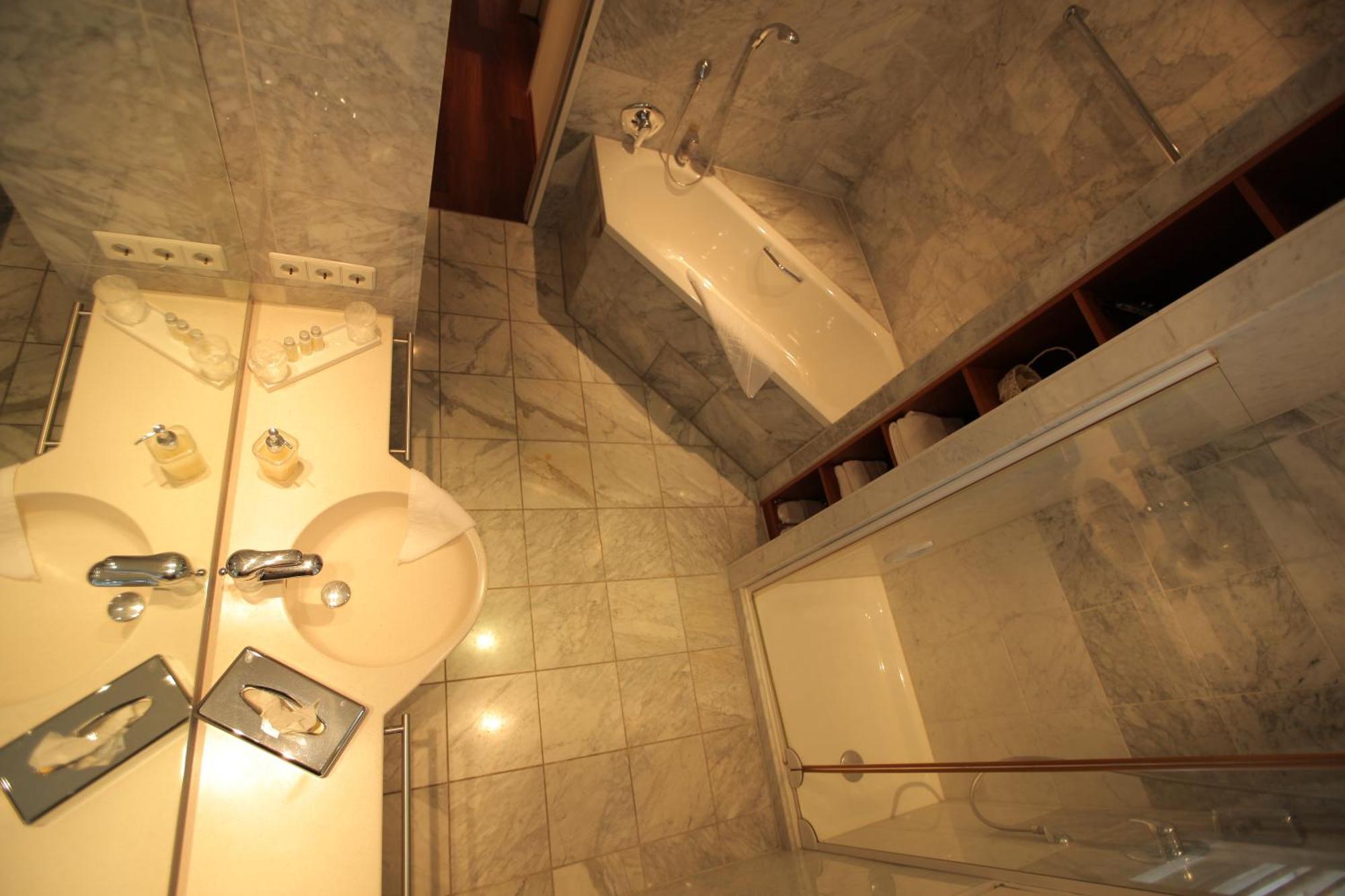 Hotel Mariotto Am Burghof Lörrach Екстериор снимка