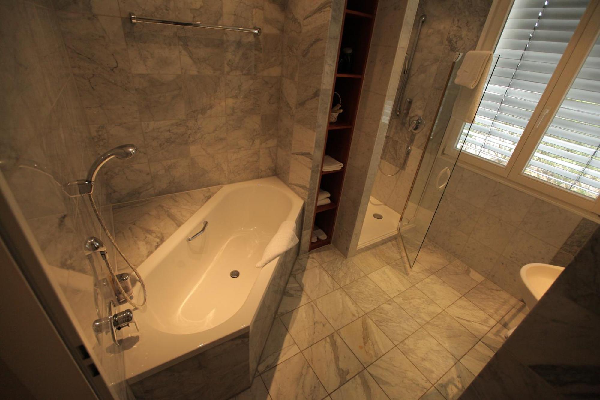 Hotel Mariotto Am Burghof Lörrach Екстериор снимка